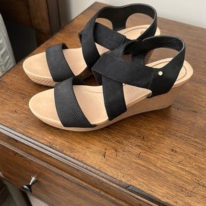 Dr. Scholl's Black and Tan Wedge Sandals